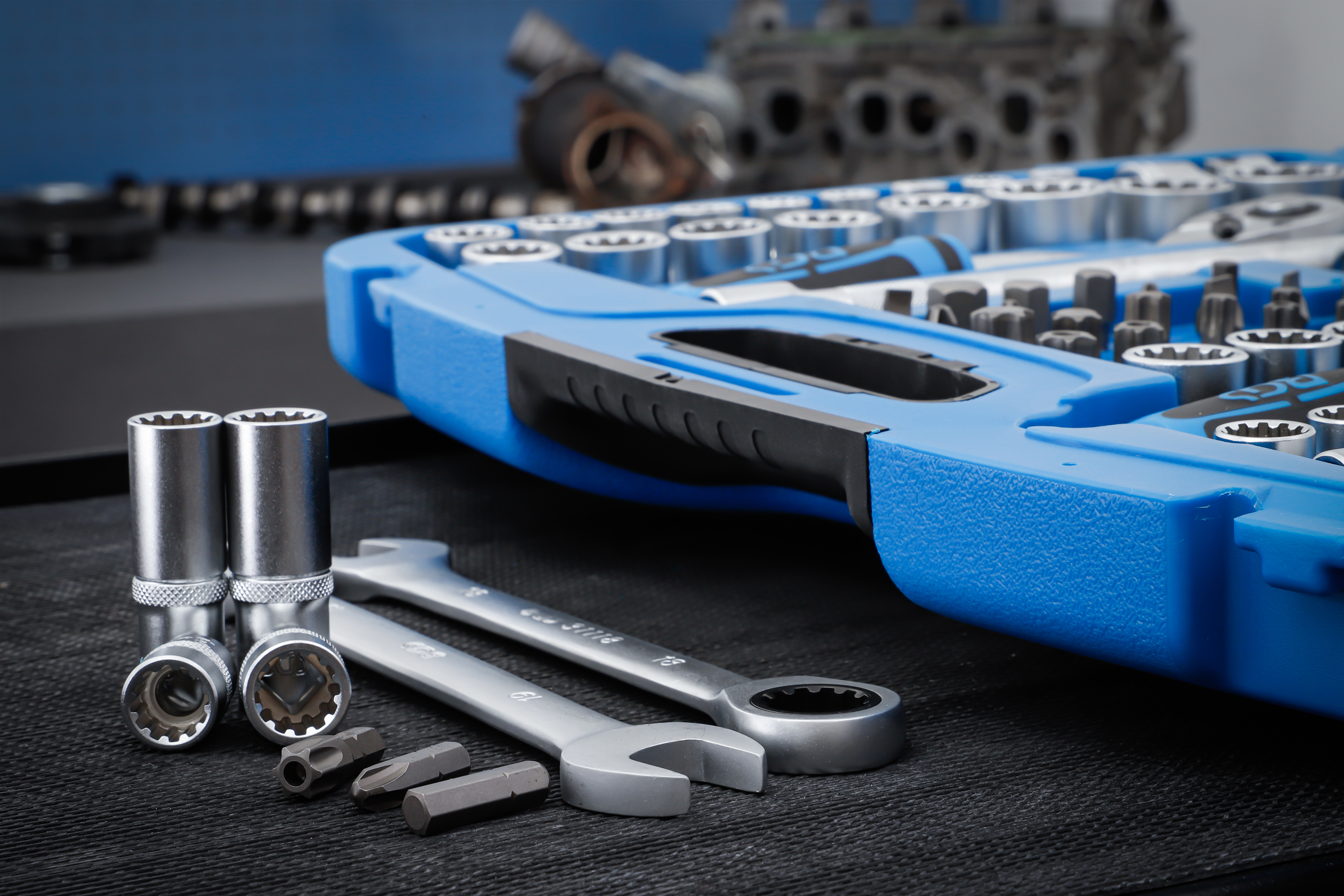 BGS Steckschlüssel-Satz Gear Lock | Antrieb 6,3 mm (1/4") / 10 mm (3/8") / 12,5 mm (1/2") | 218-tlg.