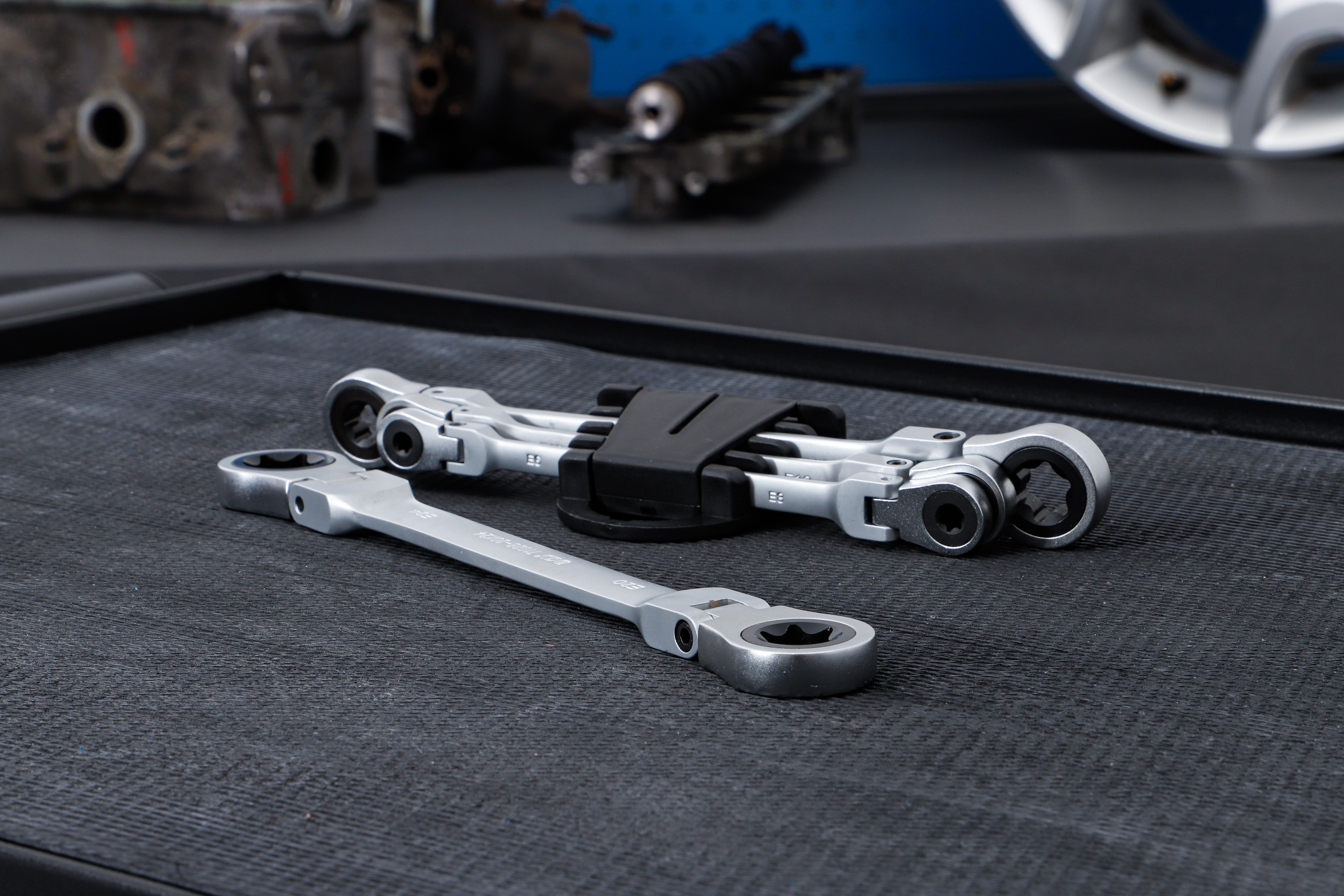 BGS Doppel-Ratschen-Ringschlüssel-Satz | abwinkelbar | mit E-Profil Ringköpfen | SW E6 - E24 | 4-tlg.