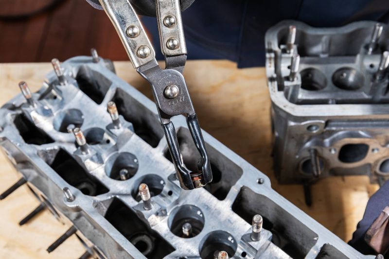 Zange, Ventilschaftdichtung