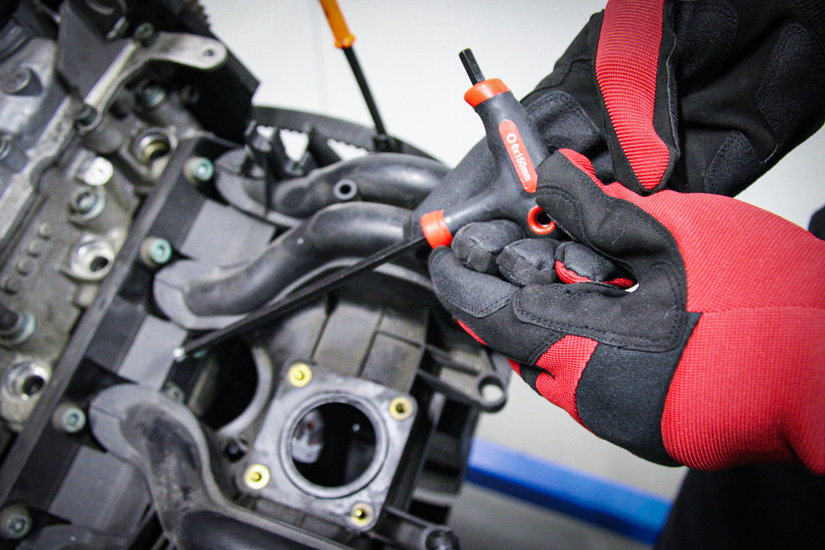 BGS Schraubendreher-Satz mit T-Griff und seitlicher Klinge | T-Profil (für Torx) mit Bohrung | T10 - T50 | 9-tlg.