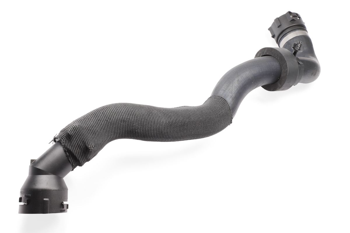 Kühlsystem Gummischlauch (46mm/40mm) passt zu: AUDI A3, TT; SEAT ALTEA, ALTEA XL, LEON; VW BEETLE, EOS, GOLF V, GOLF VI, JETTA IV, SCIROCCO, SCIROCCO III 1.8/2.0 09.04-11.17